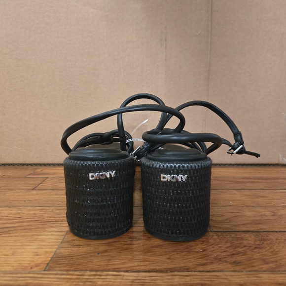 DKNY Sandals in Size 8.5 - Picture 3 of 6